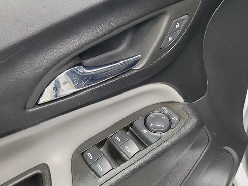 Used 2023 Chevrolet Equinox LS w/ LS Convenience Package image 21