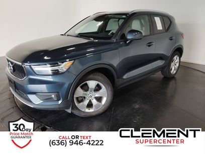 Used 2022 Volvo XC40 T5 Momentum