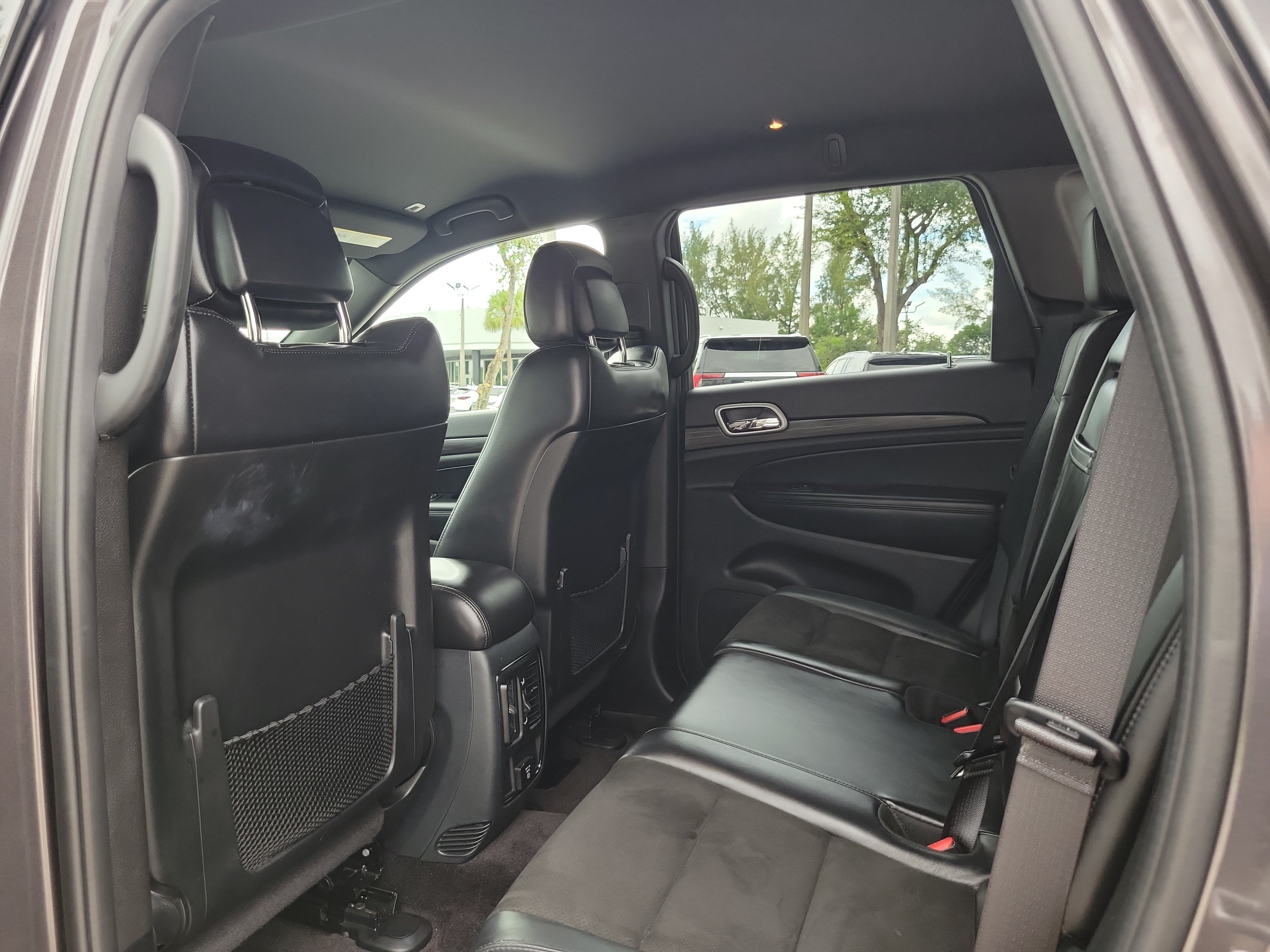 Used 2019 Jeep Grand Cherokee Altitude RWD image 13