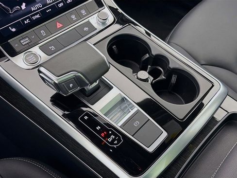 Used 2025 Audi Q7 2.0T Premium w/ Convenience Plus Package image 18