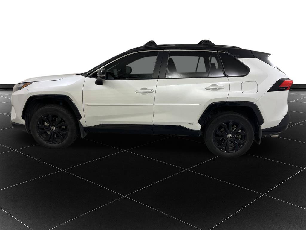 Used 2025 Toyota RAV4 XSE AWD/4WD image 2