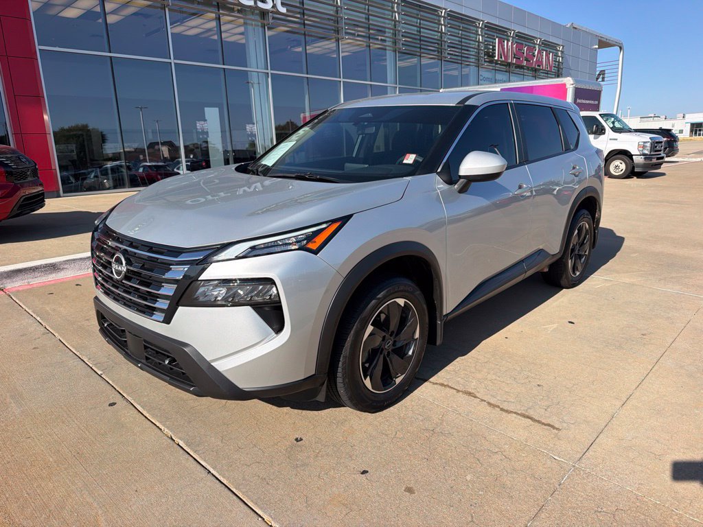 Used 2025 Nissan Rogue SV FWD image 1