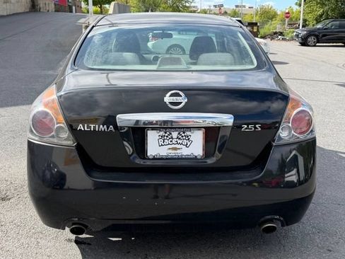 Used 2010 Nissan Altima 2.5 S FWD image 4
