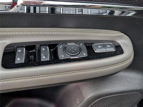 Used 2023 Lincoln Corsair AWD w/ Equipment Group 101A image 18