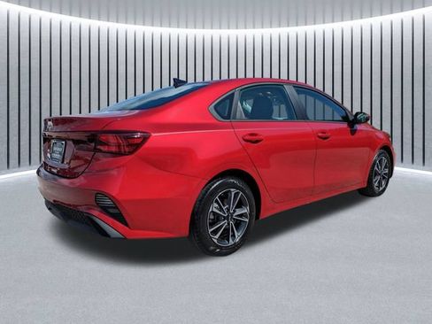 Used 2024 Kia Forte LXS w/ LXS Technology Package FWD image 4