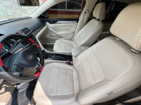 Used 2015 Volkswagen Passat 1.8T Limited Edition image 10