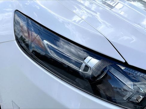 Used 2018 Ford Taurus SHO w/ Driver Assist Package AWD/4WD image 28