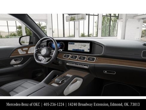 New 2026 Mercedes-Benz GLS 580 4MATIC image 6