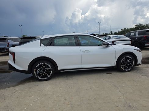 New 2026 Kia K4 GT-Line FWD image 9