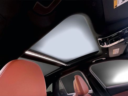 Used 2023 Mercedes-Benz GLC 300 4MATIC image 17