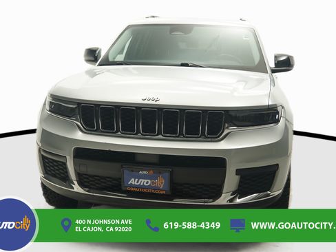 Used 2021 Jeep Grand Cherokee L Laredo w/ Luxury Tech Group I AWD/4WD image 4