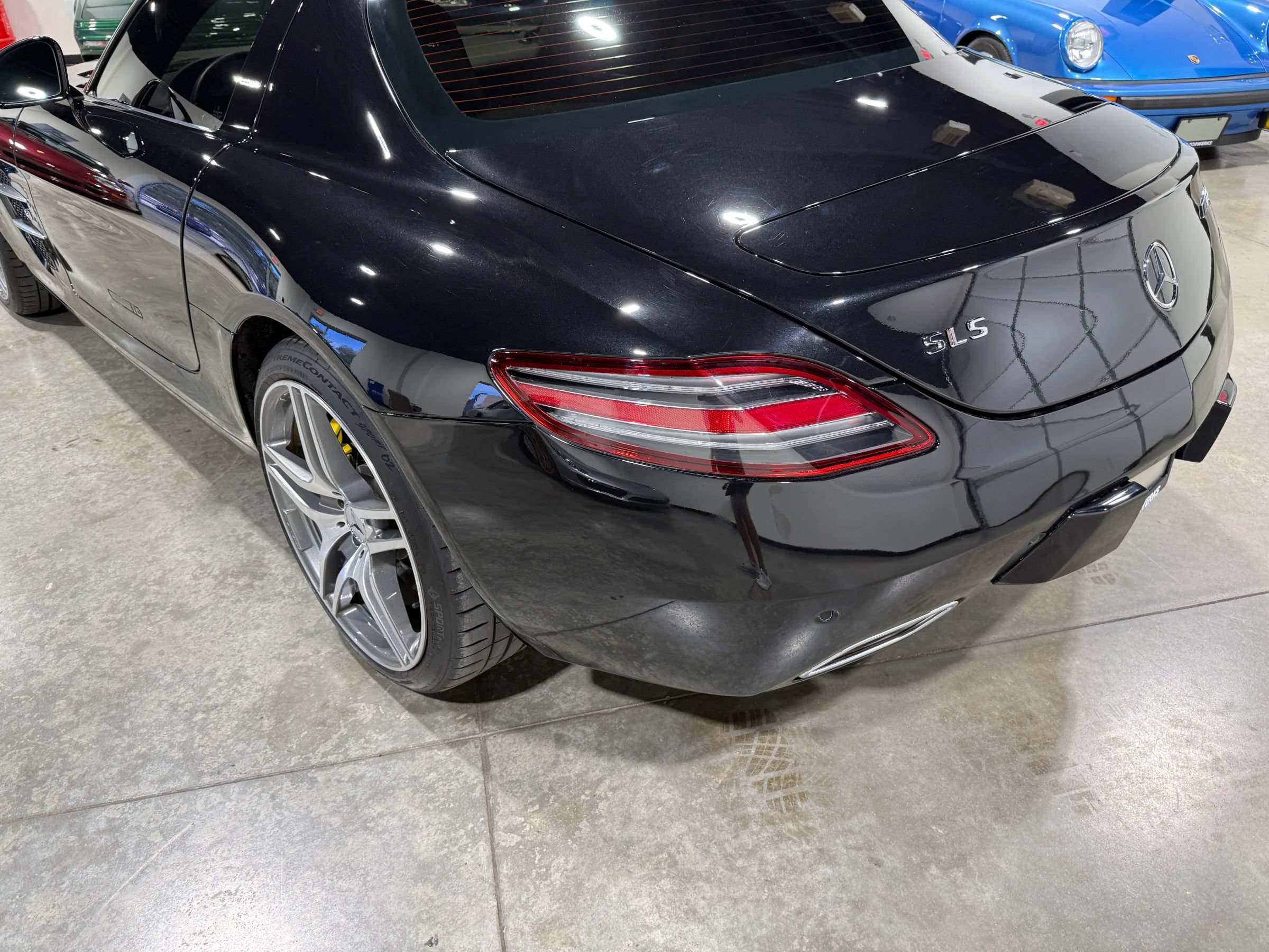 Used 2011 Mercedes-Benz SLS AMG Coupe image 31