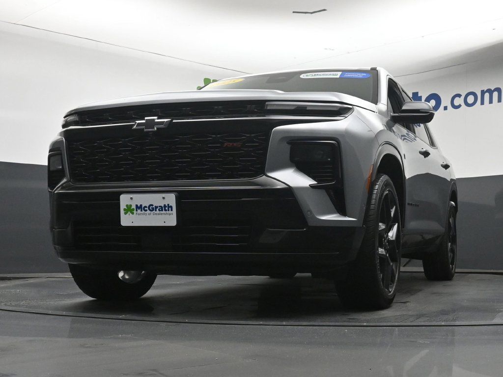 Used 2025 Chevrolet Traverse RS w/ LPO, Floor Liner Package AWD/4WD image 7