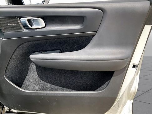 Used 2023 Volvo XC40 Recharge Ultimate AWD/4WD image 21