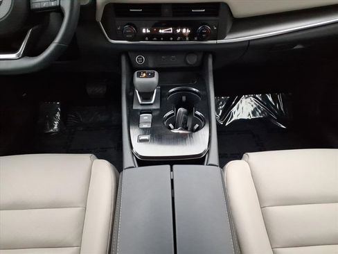 Used 2021 Ford Expedition XLT image 30