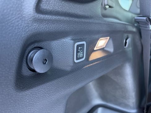 New 2025 Jeep Grand Cherokee L Altitude image 31