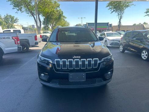 Used 2020 Jeep Cherokee Latitude Plus AWD/4WD image 2