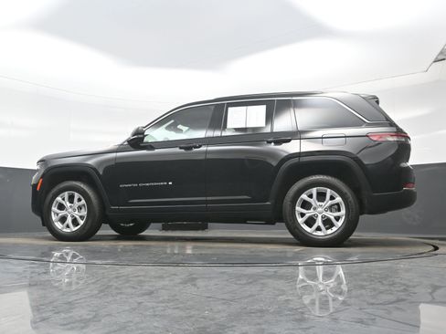 Used 2023 Jeep Grand Cherokee Limited image 27