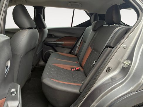 Used 2020 Nissan Kicks SR image 13