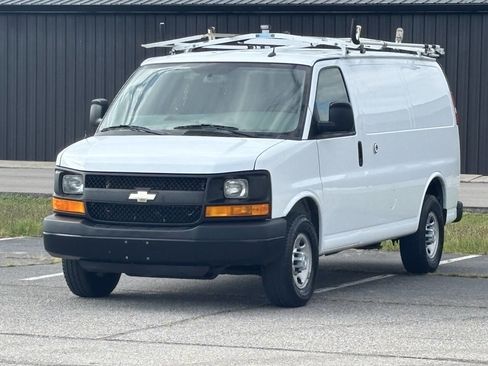 Used 2015 Chevrolet Express 2500 image 4