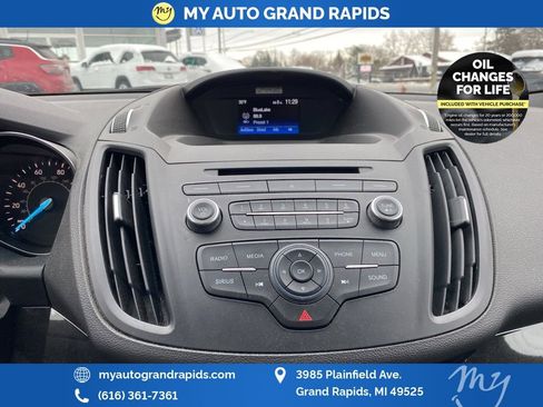 Used 2017 Ford Escape SE w/ SE Sport Appearance Package image 23