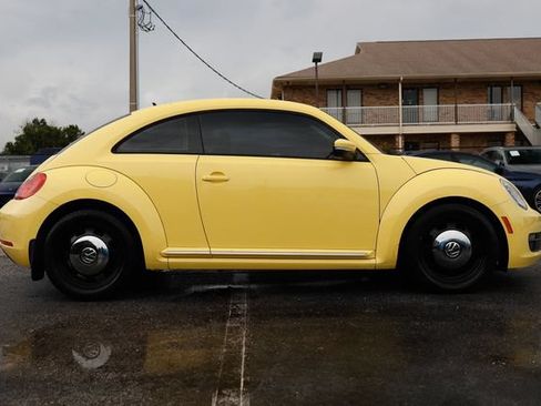 Used 2013 Volkswagen Beetle 2.5 FWD image 16