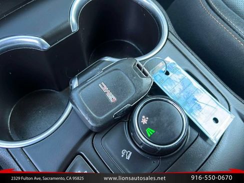 Used 2019 GMC Terrain SLT FWD image 22