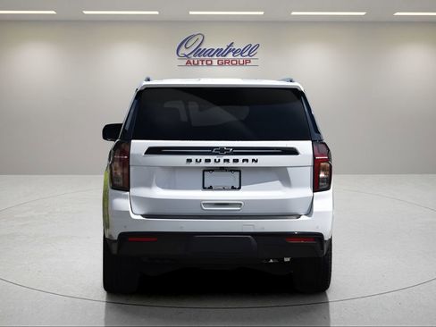 Used 2024 Chevrolet Suburban Z71 w/ Luxury Package AWD/4WD image 5