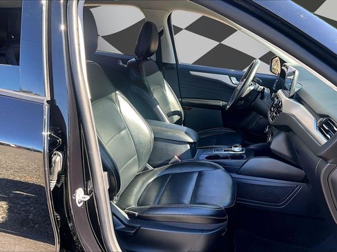 Used 2022 Ford Escape SEL image 5