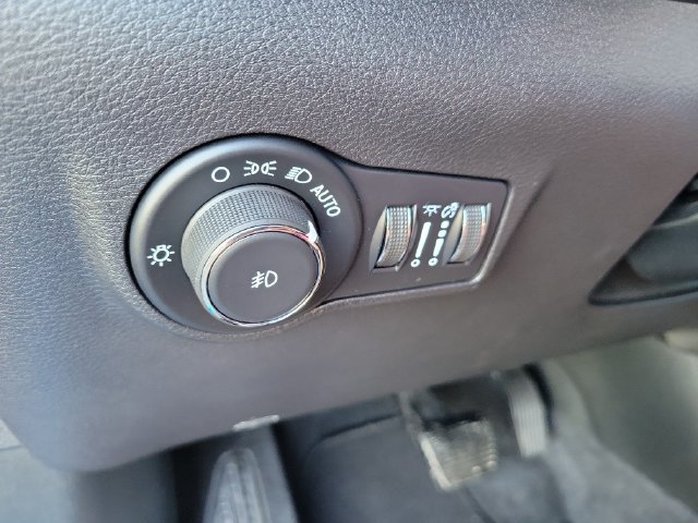 Used 2026 Jeep Compass Limited AWD/4WD image 32