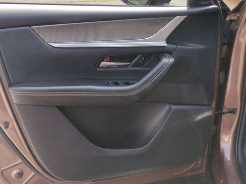 Certified 2025 MAZDA CX-70 Plug-In Hybrid w/ Premium Pkg AWD/4WD image 11