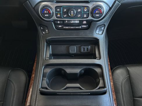 Used 2019 Chevrolet Suburban Premier image 20