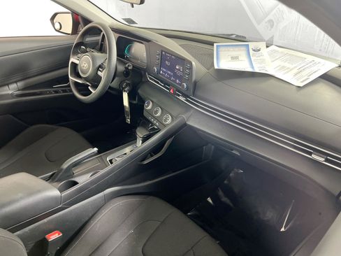 Used 2024 Hyundai Elantra SE image 26