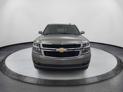 Used 2019 Chevrolet Tahoe LT w/ Luxury Package RWD image 2