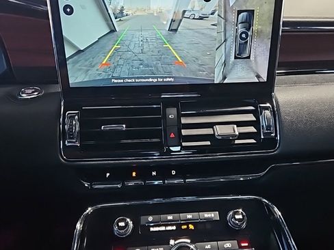 Used 2023 Lincoln Navigator Reserve image 34