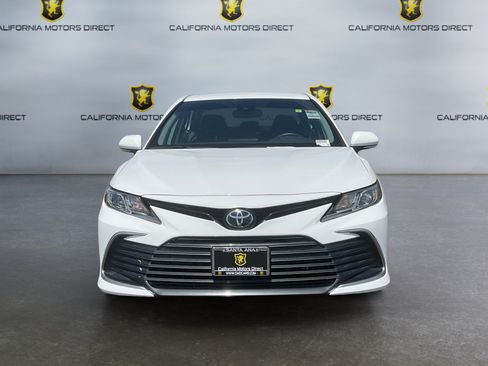 Used 2022 Toyota Camry LE w/ Convenience Package FWD image 2