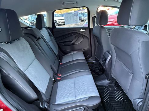 Used 2017 Ford Escape SE image 17