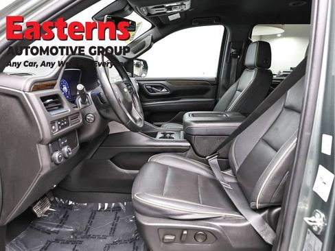 Used 2023 Chevrolet Suburban Premier image 14