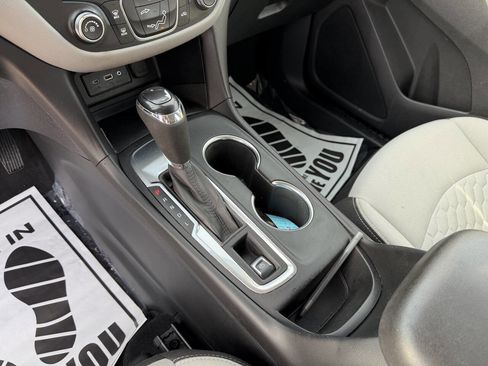 Used 2020 Chevrolet Equinox LS image 27
