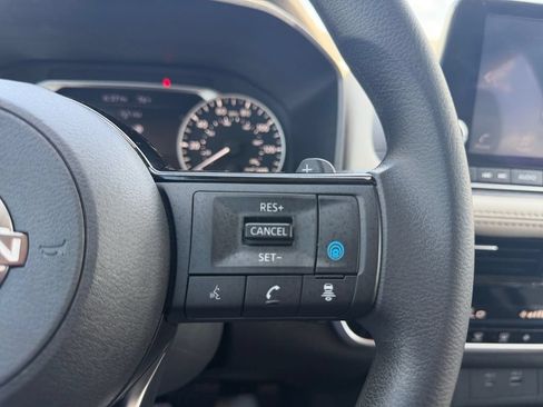 Used 2023 Nissan Rogue SV FWD image 21