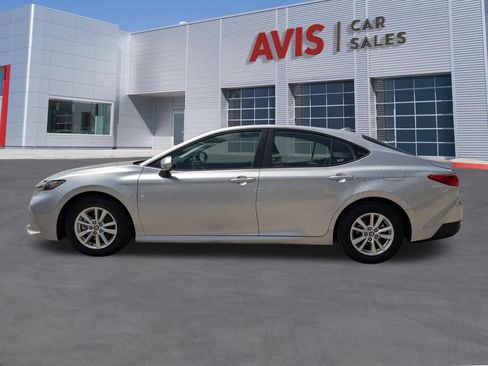 Used 2025 Toyota Camry LE FWD image 2