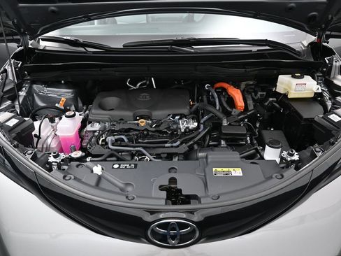 Certified 2026 Toyota Sienna XSE image 37