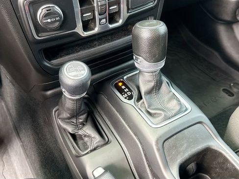 Used 2023 Jeep Wrangler Unlimited w/ Cold Weather Group image 18