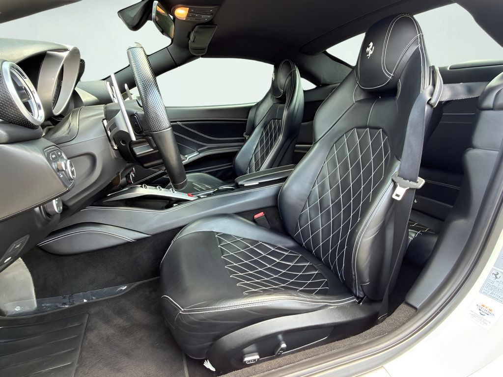 Used 2015 Ferrari California T RWD image 38