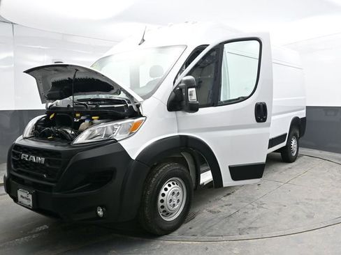 Used 2025 RAM ProMaster 2500 w/ Convenience Group FWD image 40