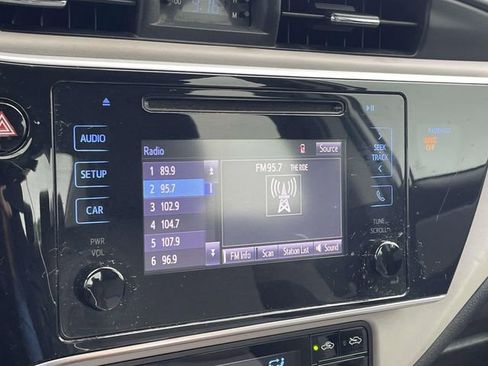 Used 2019 Toyota Corolla LE FWD image 23