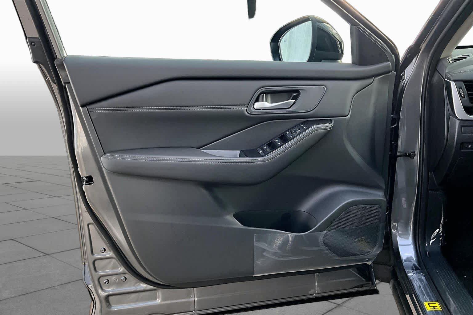 New 2027 Nissan Rogue Dark Armor FWD image 13