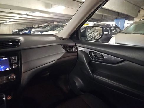 Used 2020 Nissan Rogue S image 17