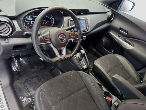 Used 2019 Nissan Kicks SV FWD image 7