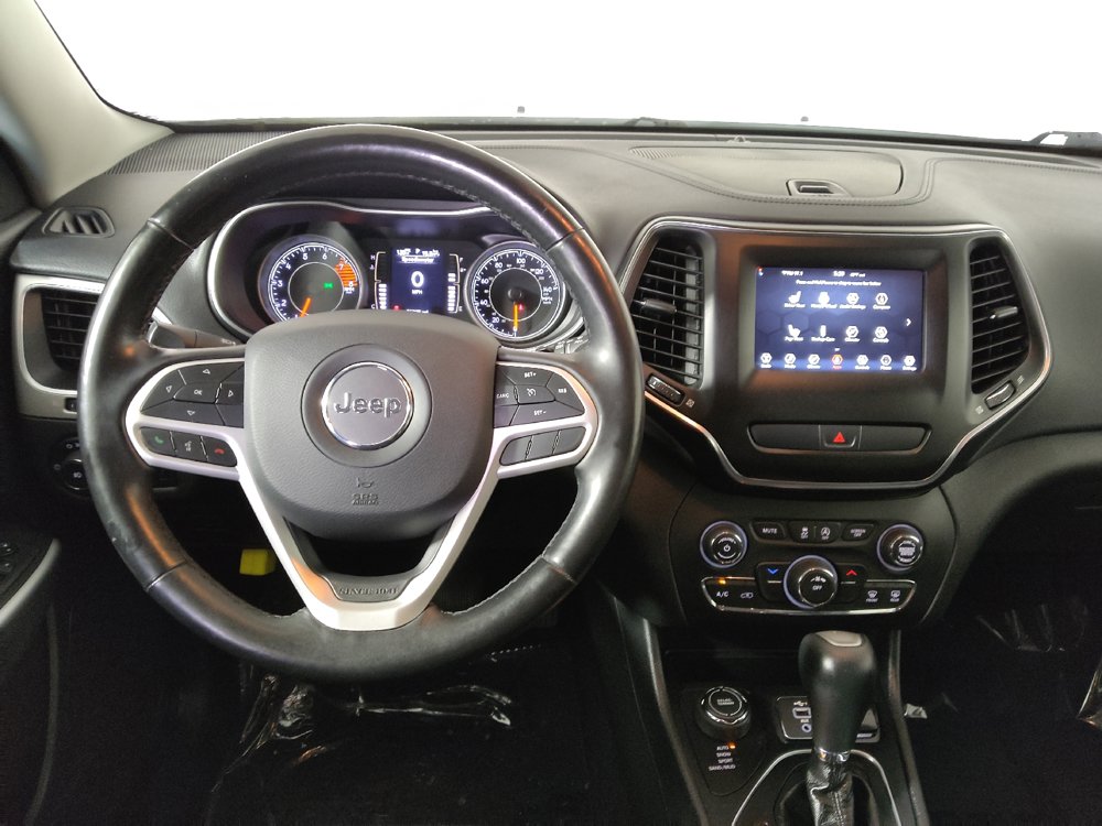 Used 2020 Jeep Cherokee Latitude AWD/4WD image 22